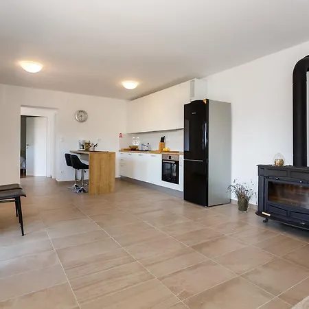 Mirela Apartment Vrbnik (Primorje-Gorski Kotar)